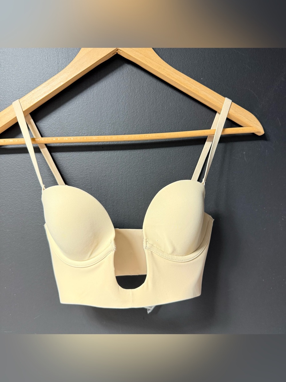 Skims Deep Plunge Shapewear Bra Size XXS